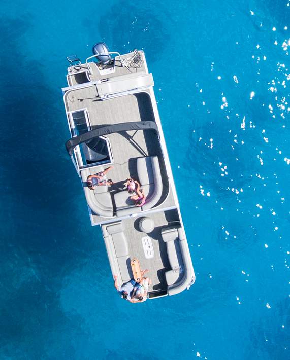 bora-bora-lagoon-toa-tour-slide-ponton-boat